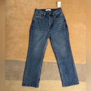 NWT- Abercrombie & Fitch ‘The Ankle straight Ultra High Rise’ 24/00 curve love